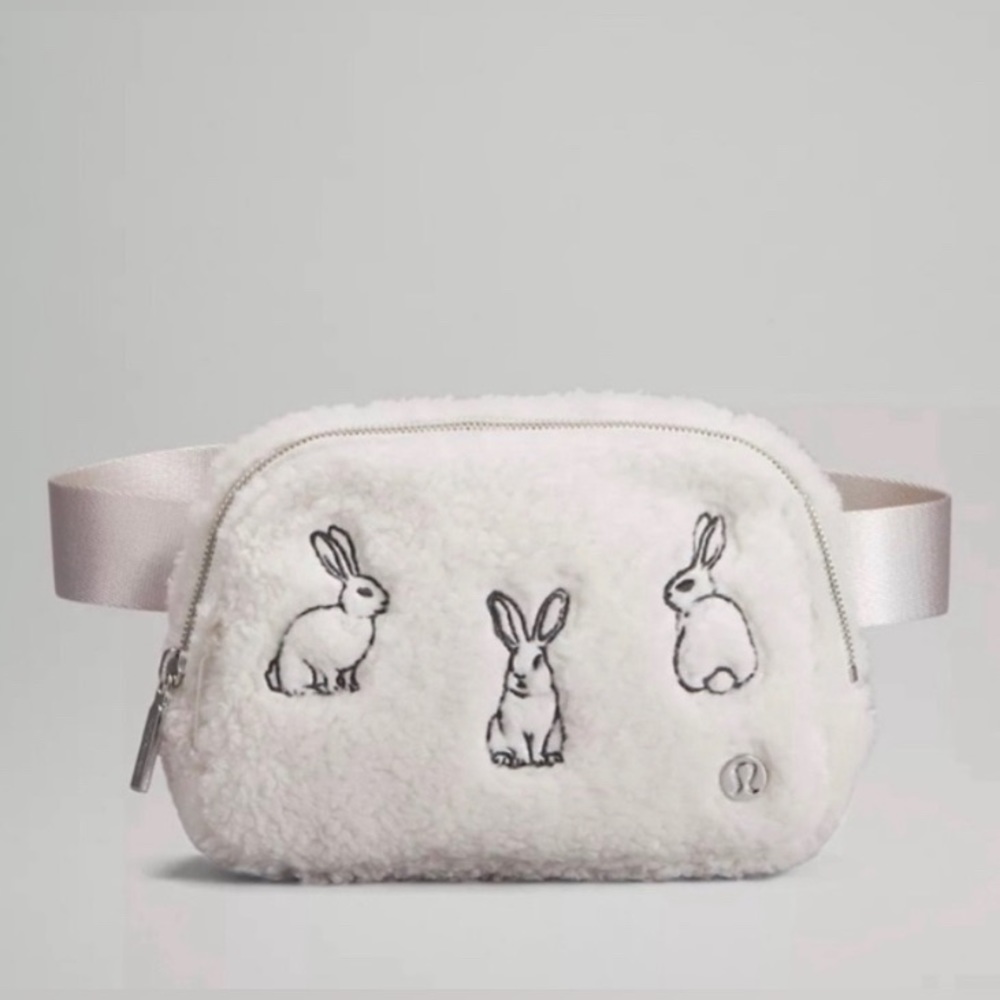NWT New Year Bunny Lululemon everywhere belt bag